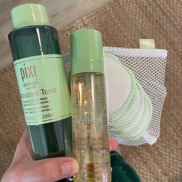 NEW Pixi Skin Set - Picture 1 of 2